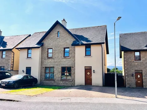 31 Springfield Grove, Rossmore Village, Tipperary Town, E34AE42 - DNG