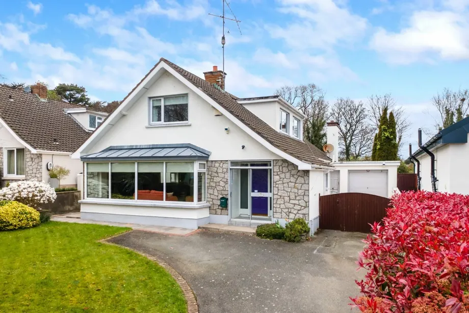 19 Knocksinna Park, Foxrock, Dublin 18, D18V8N9 - DNG Estate Agents